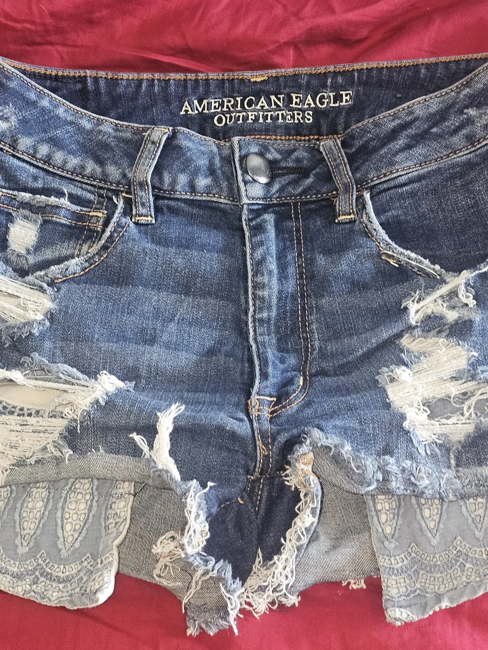 American Eagle Outfitters Distressed Blue Denim Ankle/Cropped Jeans